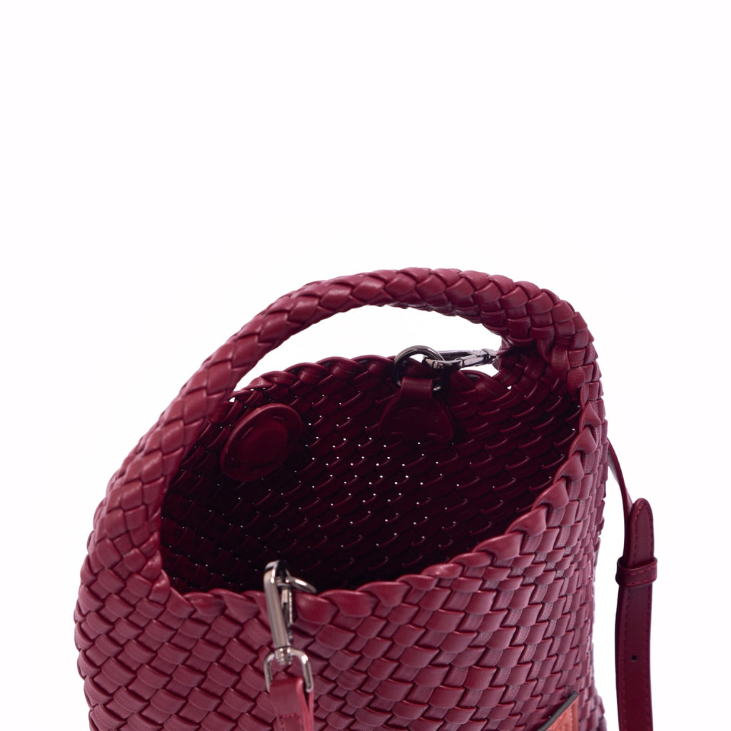 Signature Weave – Hobo Bag M – Red Wine