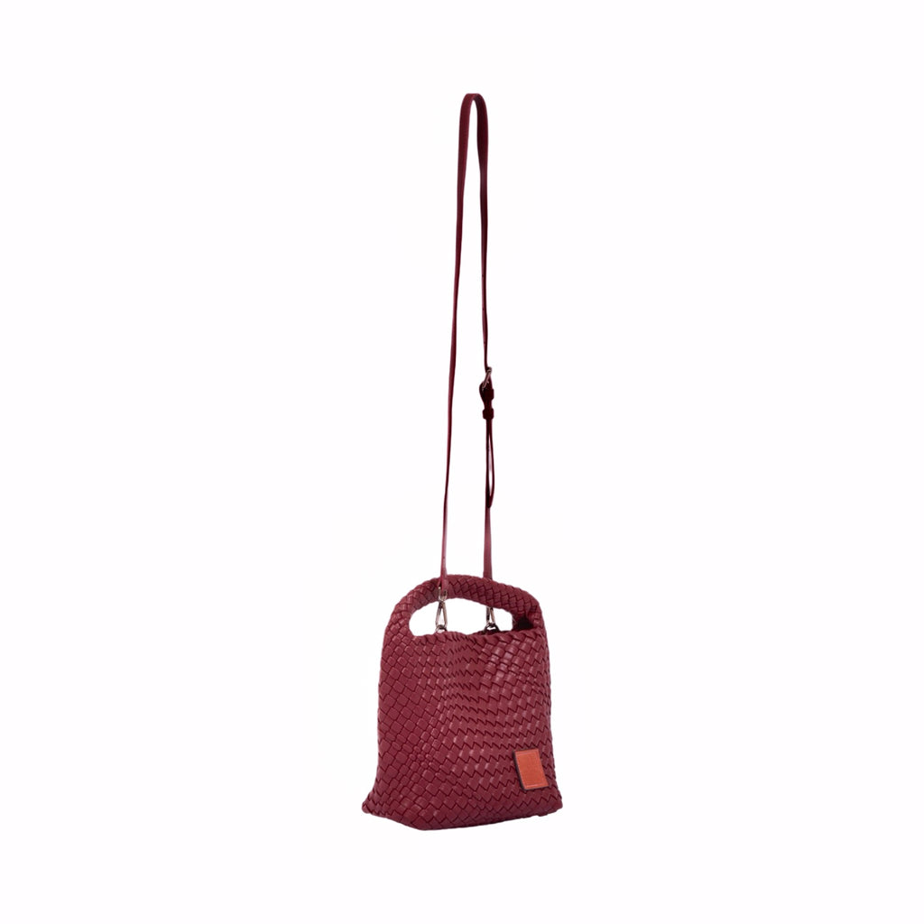 Signature Weave – Hobo Bag M – Red Wine