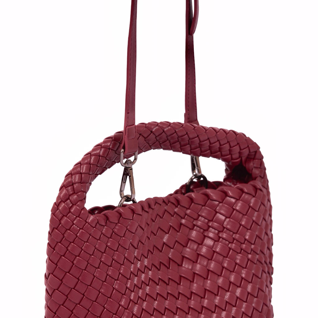 Signature Weave – Hobo Bag M – Red Wine