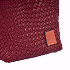 Signature Weave – Hobo Bag M – Red Wine