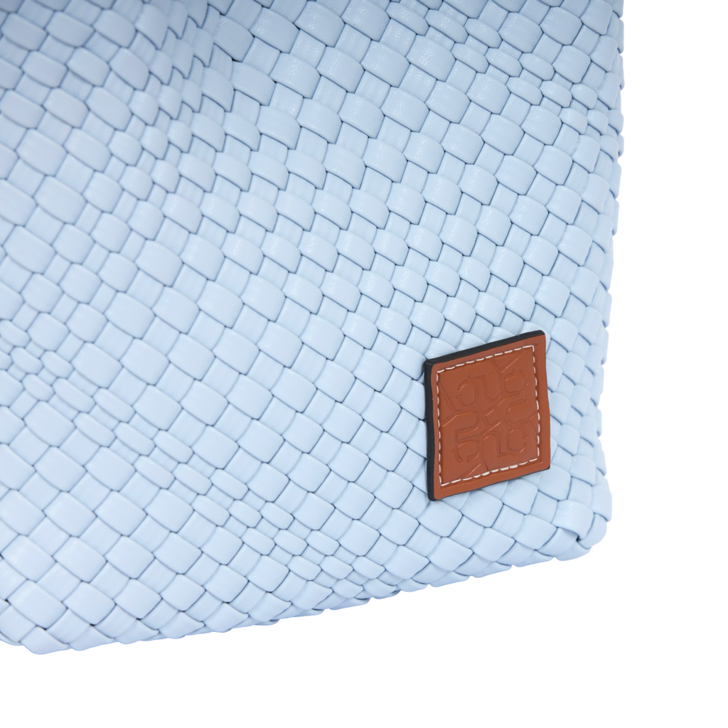 Signature Weave – Hobo Bag M – Baby Blue