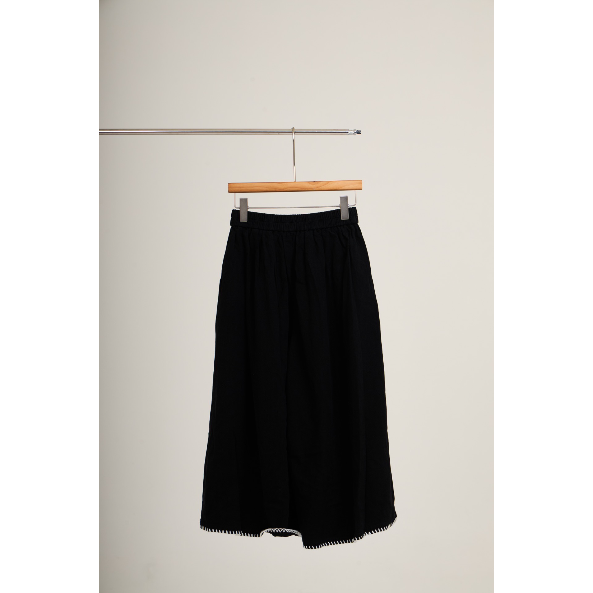 Pleated Wide Pants – Black