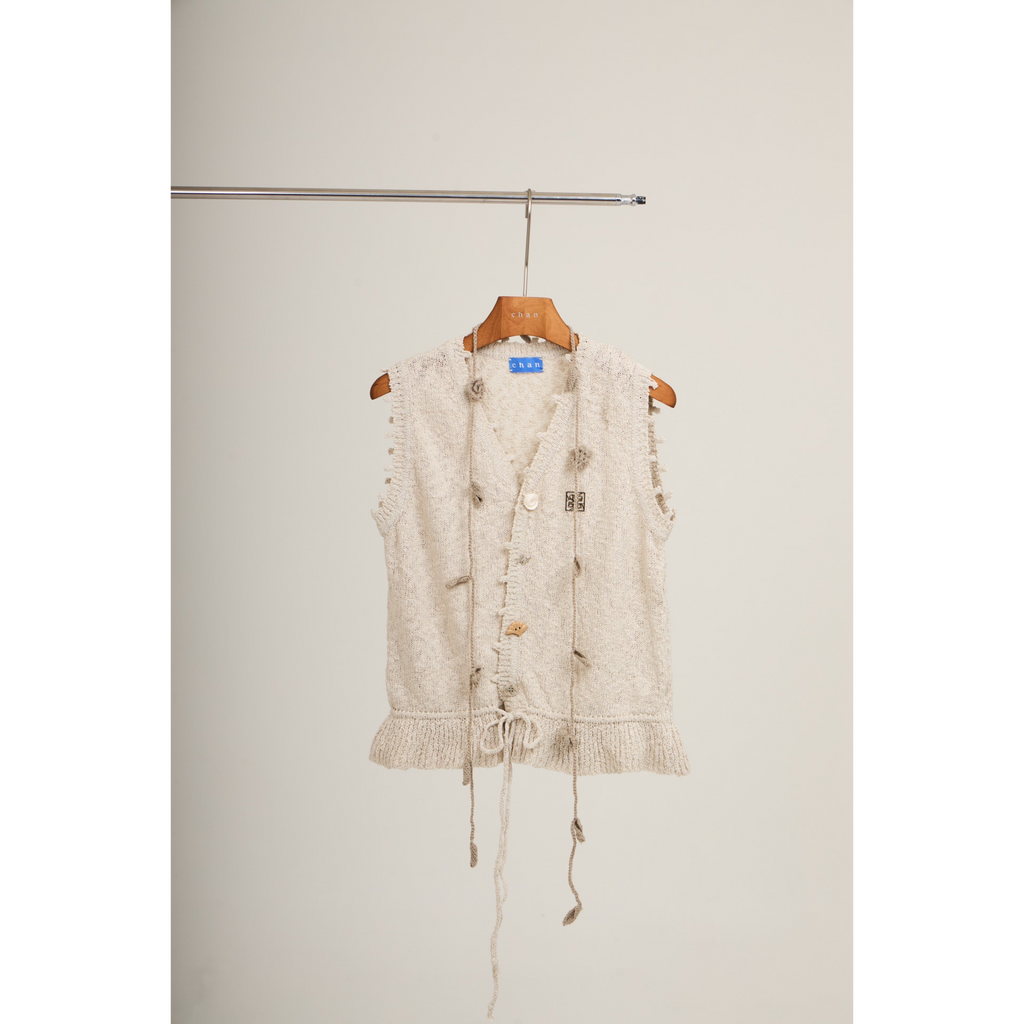 Sleeveless Knit Top – Beige