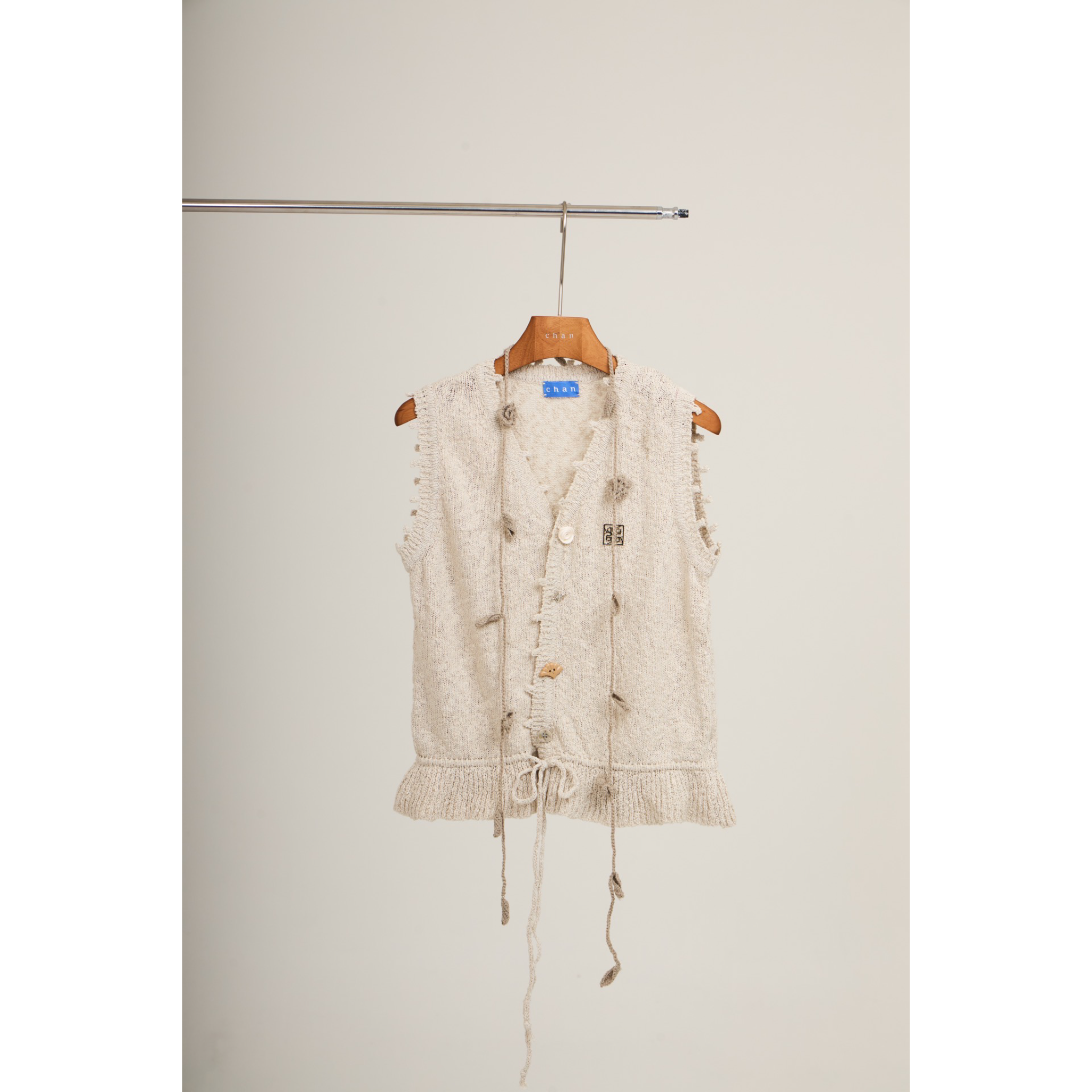 Sleeveless Knit Top – Beige