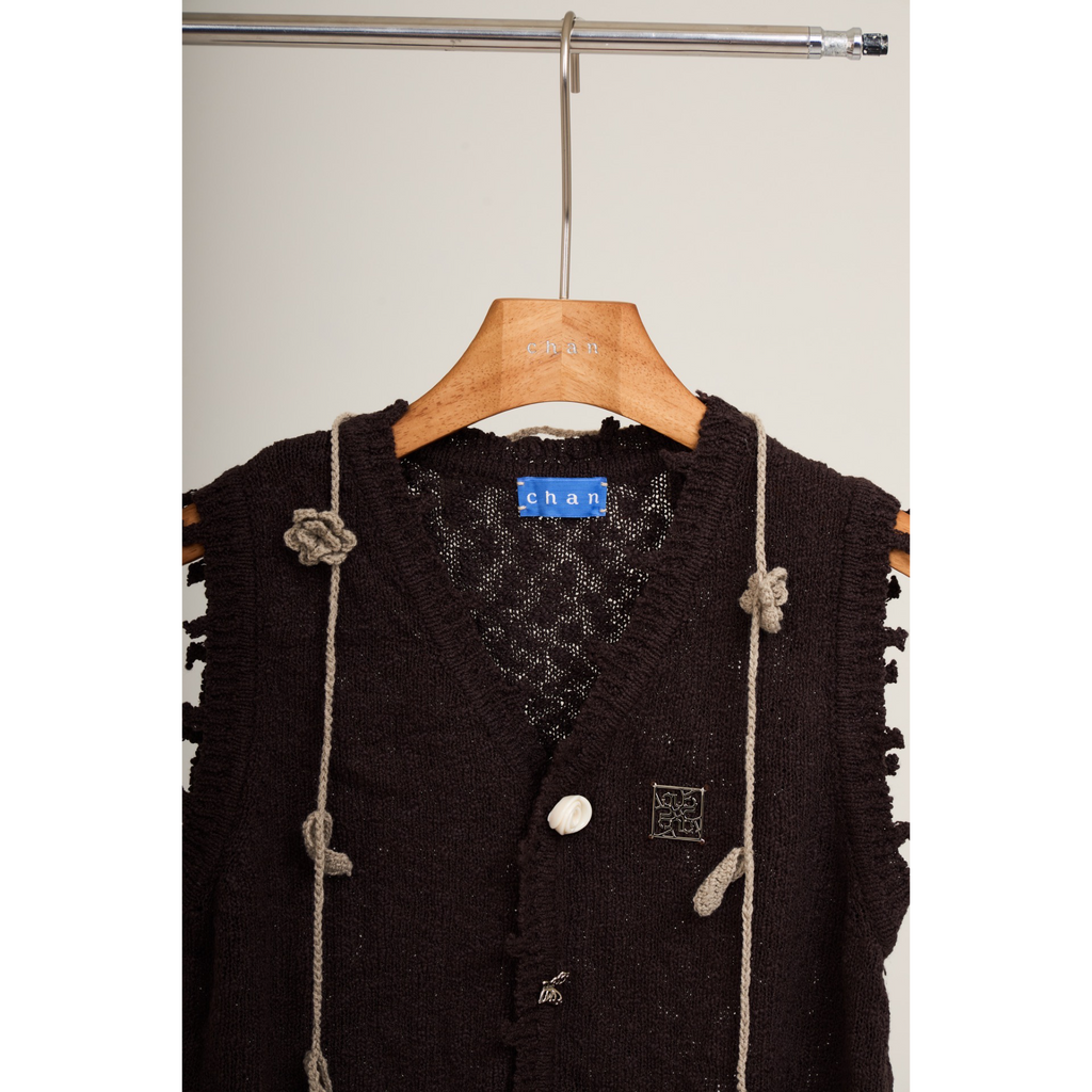Sleeveless Knit Top – Brown
