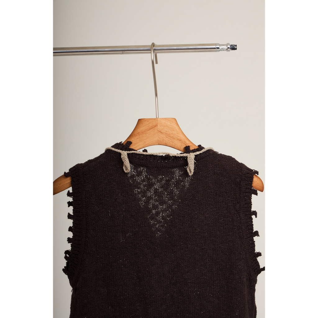 Sleeveless Knit Top – Brown