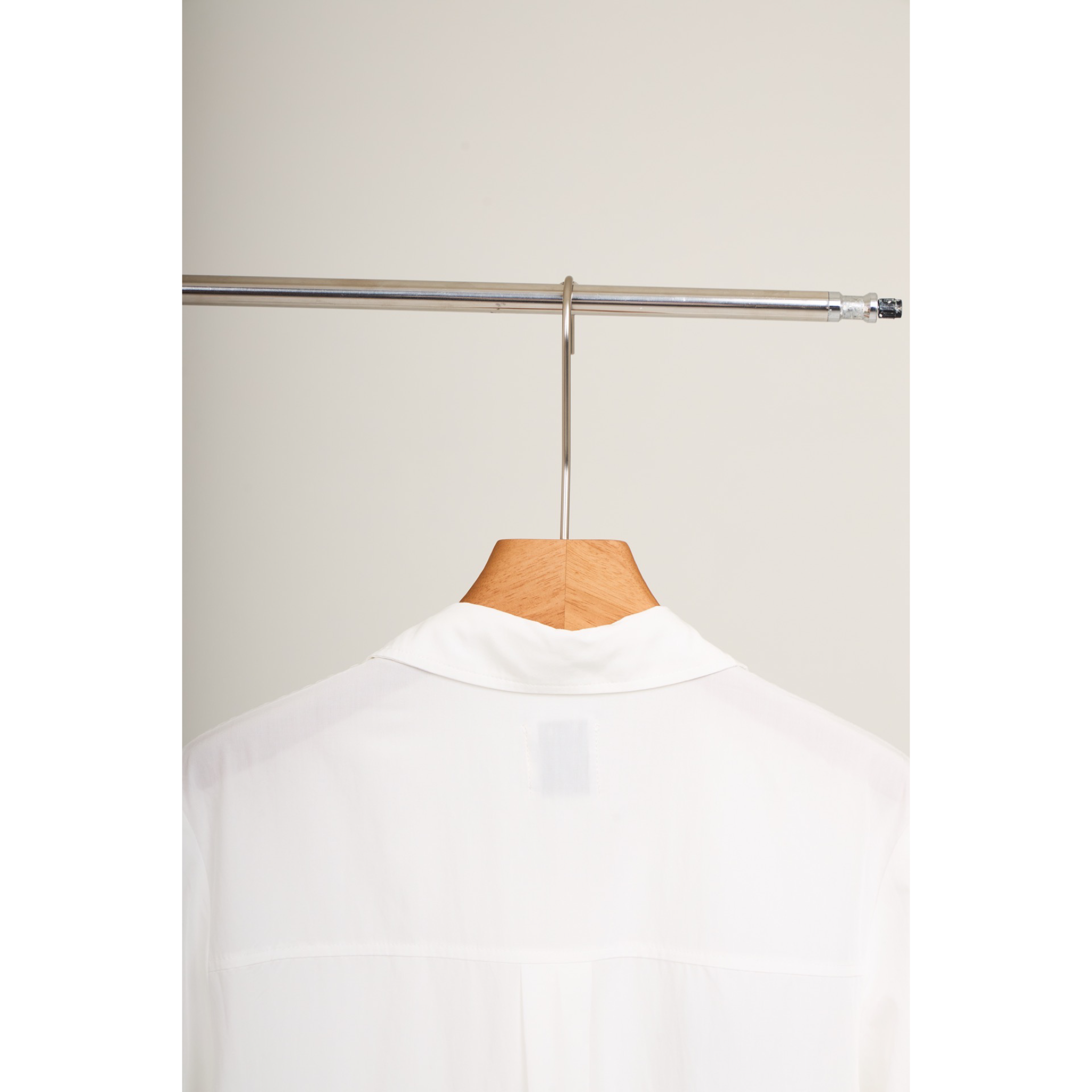 Ruffle Hem Shirt – White