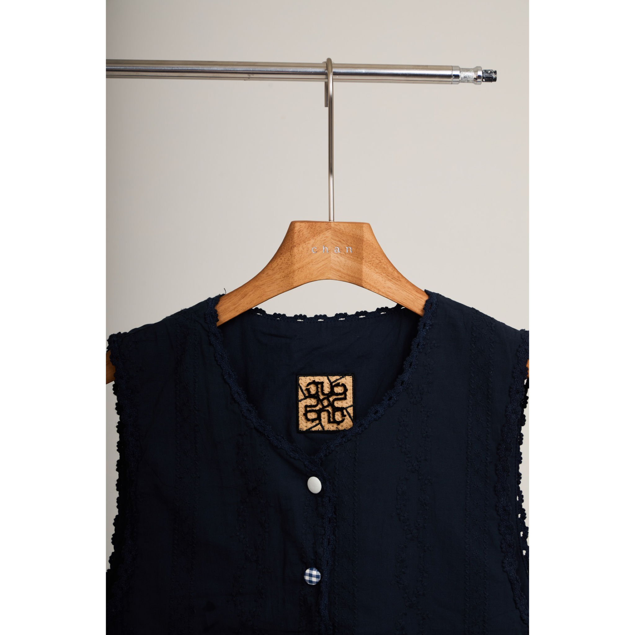 Striped Jacquard Vest – Black