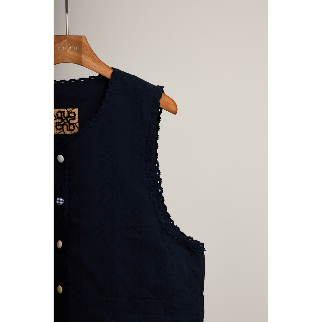 Striped Jacquard Vest – Black