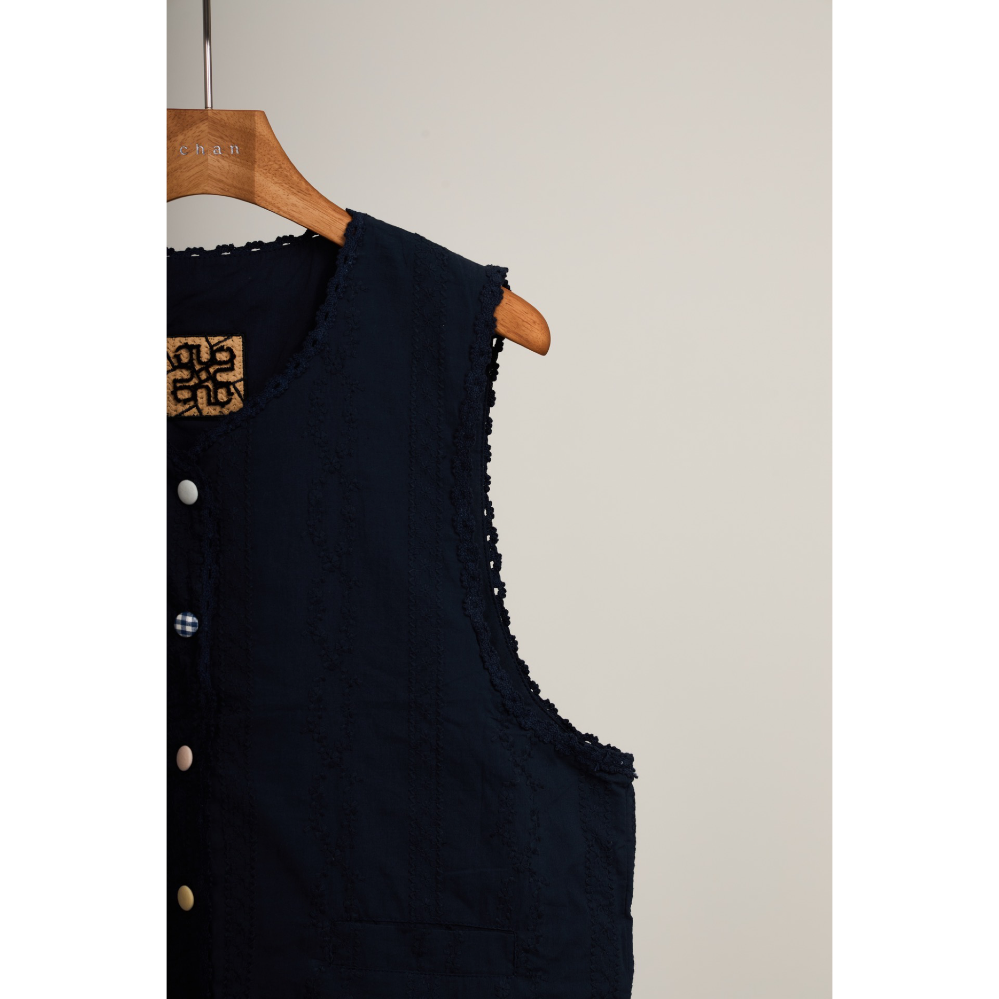 Striped Jacquard Vest – Black