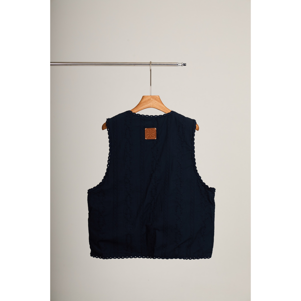 Striped Jacquard Vest – Black