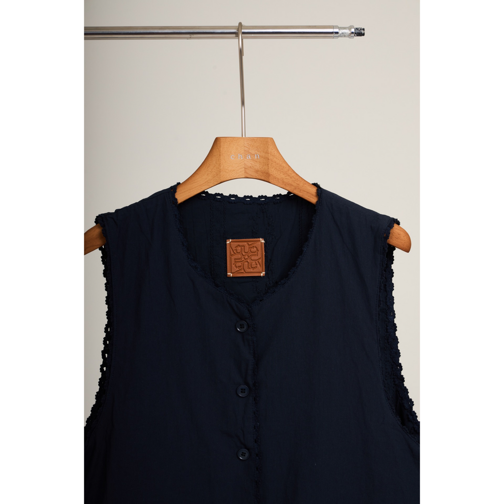Striped Jacquard Vest – Black