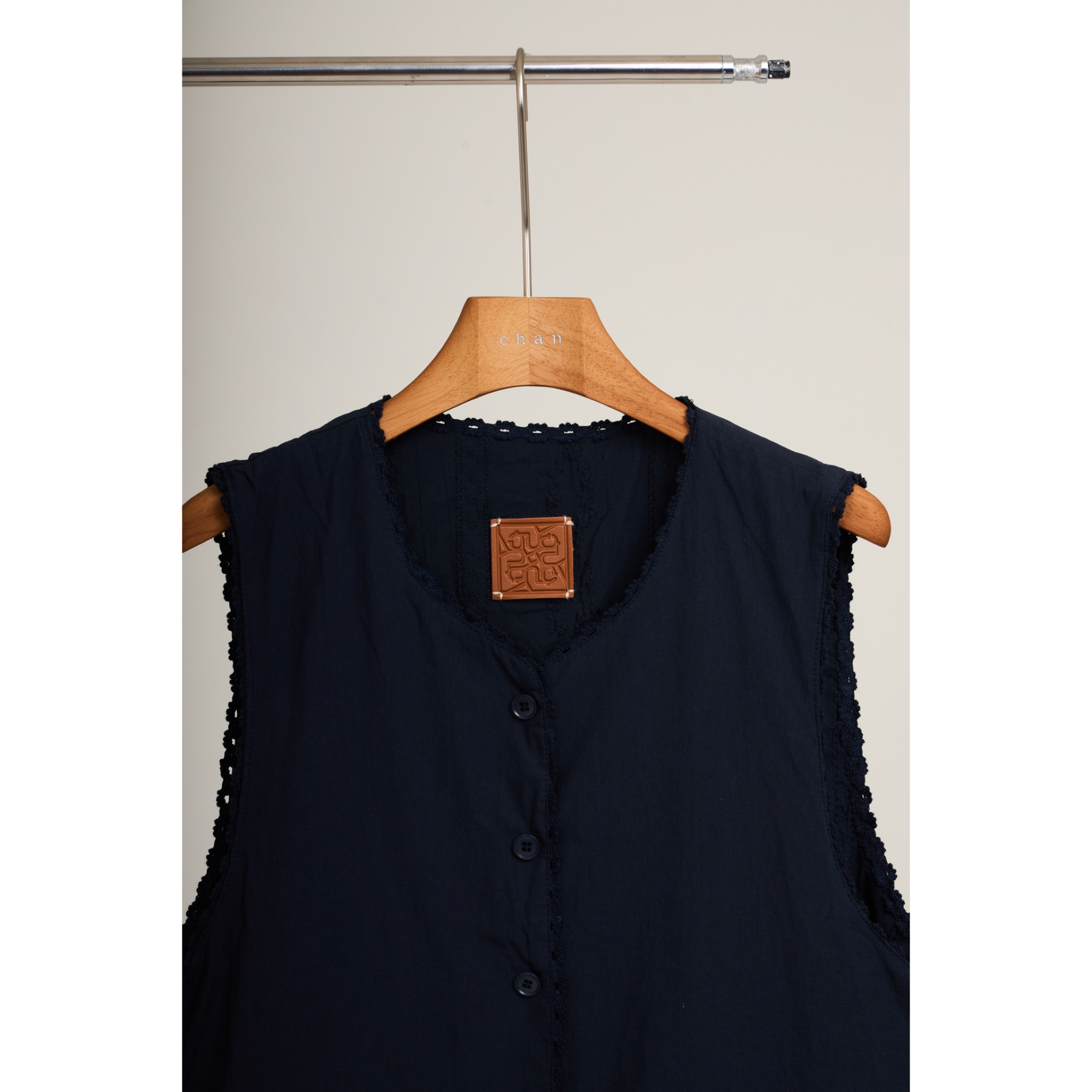 Striped Jacquard Vest – Black