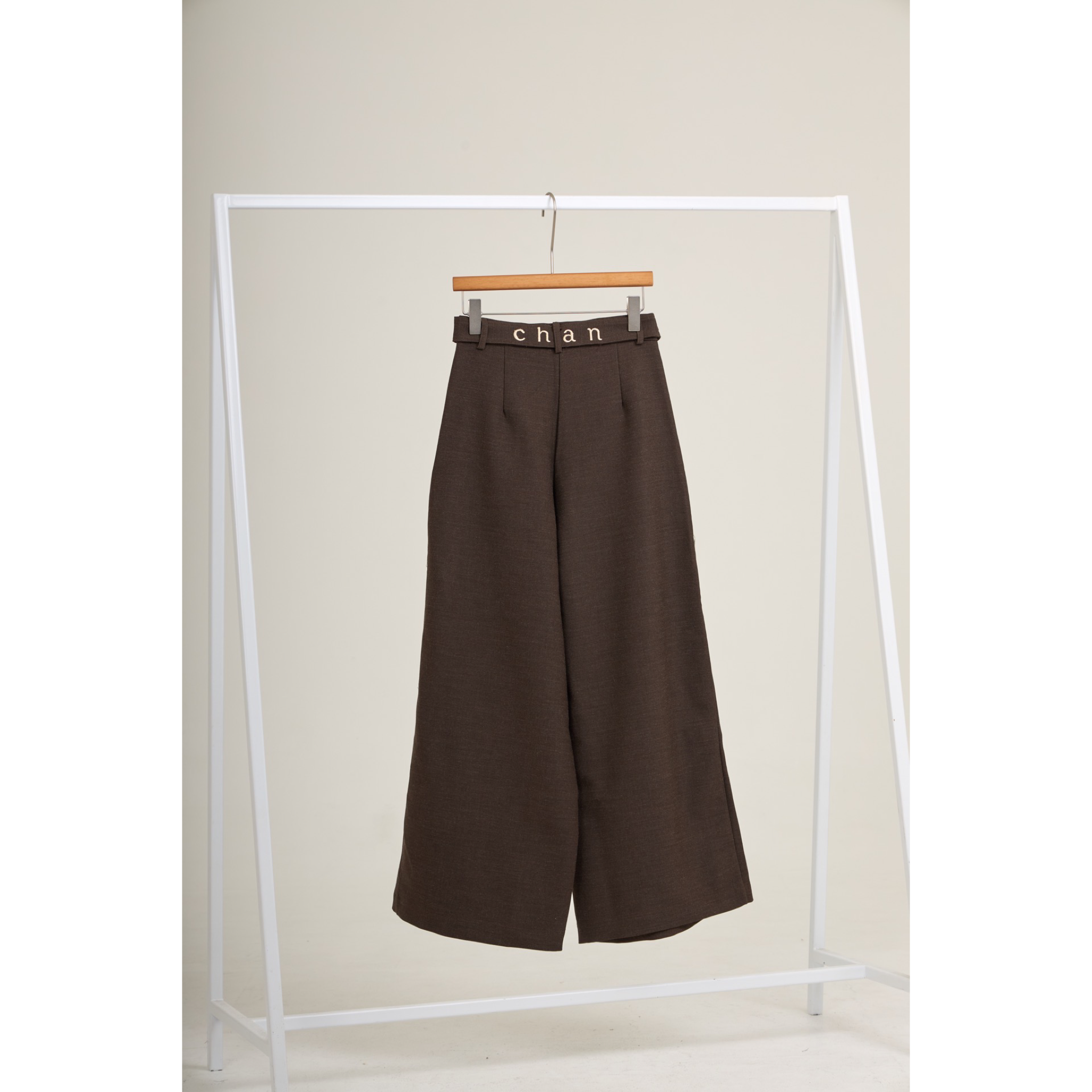 Pleated Wide-Leg Pants  – Dark Brown