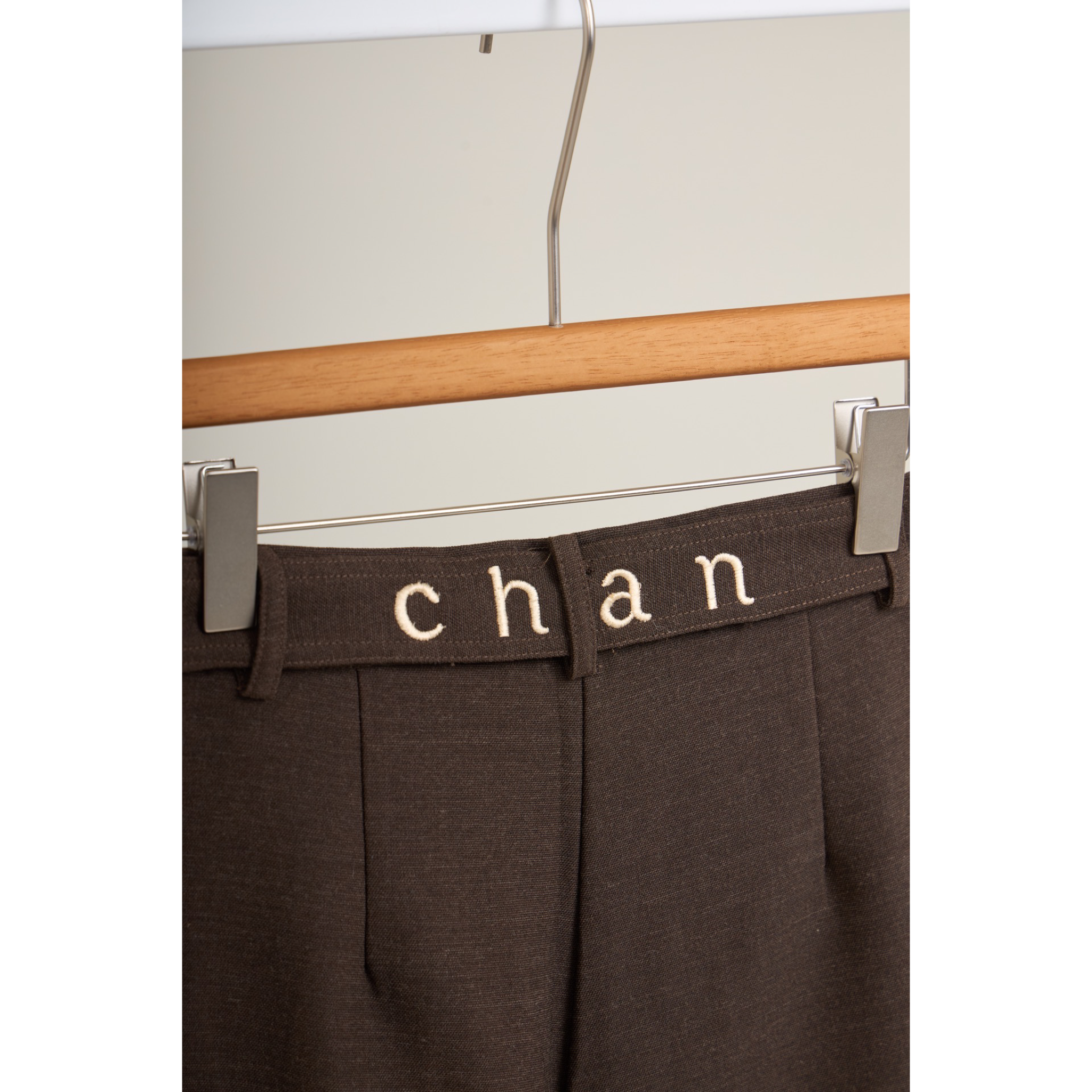 Pleated Wide-Leg Pants  – Dark Brown