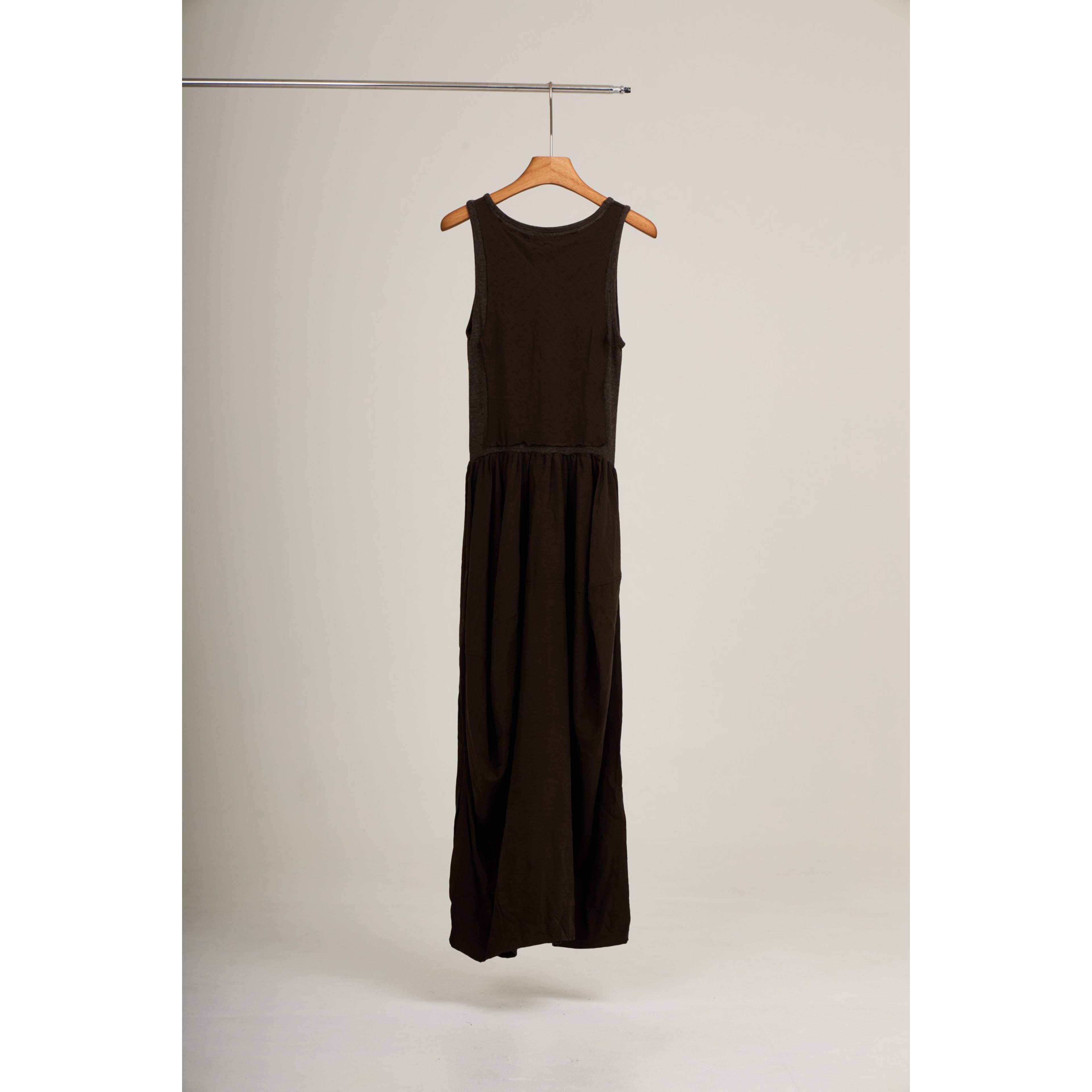 Sleeveless Maxi Dress – Brown