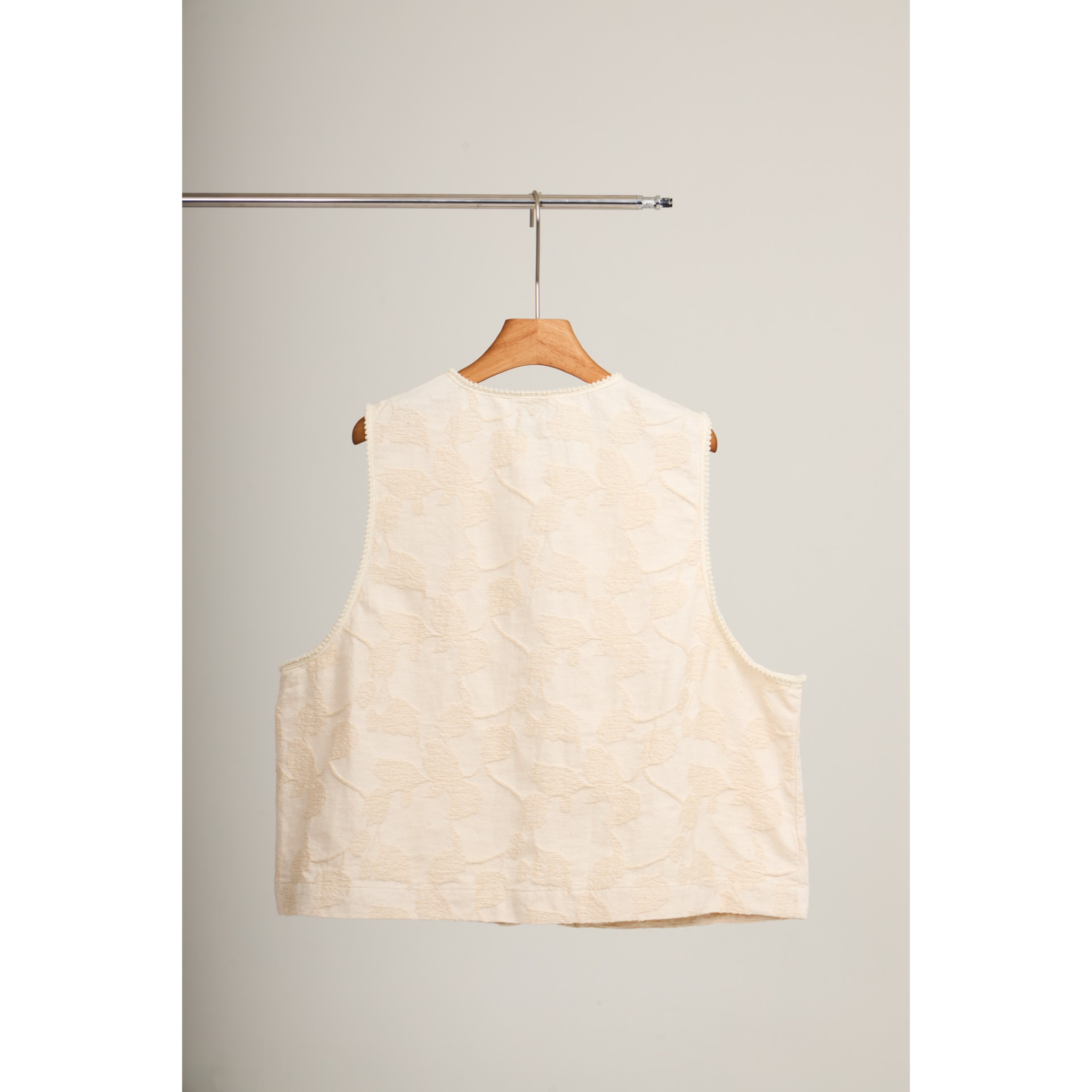 Embossed Sleeveless Vest – Black