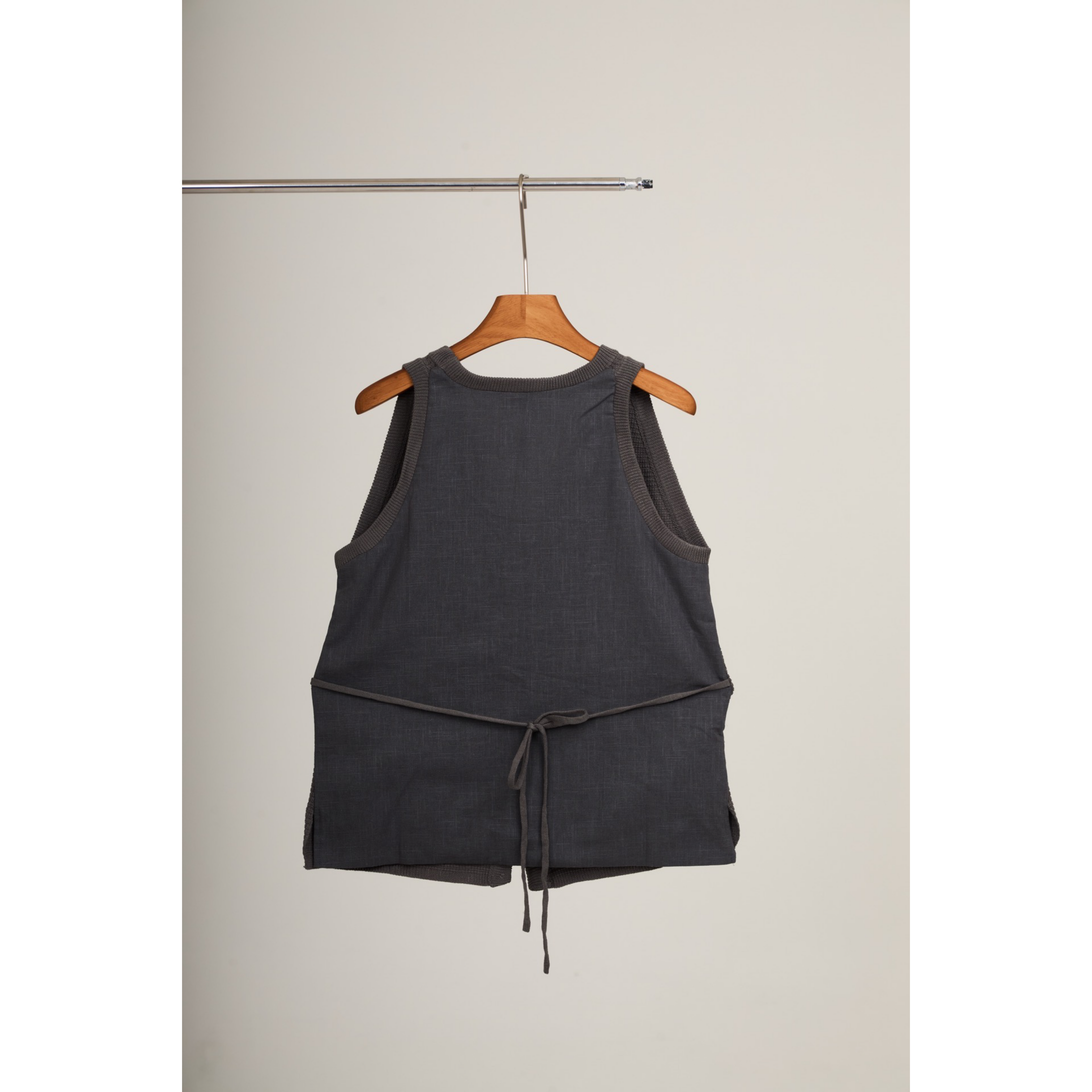 Knit V-Neck Tie Vest – Charcoal