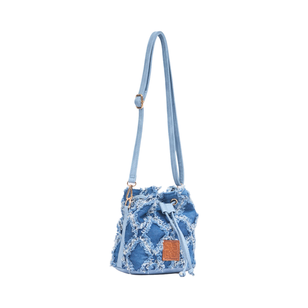 Midnight Weave – Frayed Denim Bucket Bag – Indigo